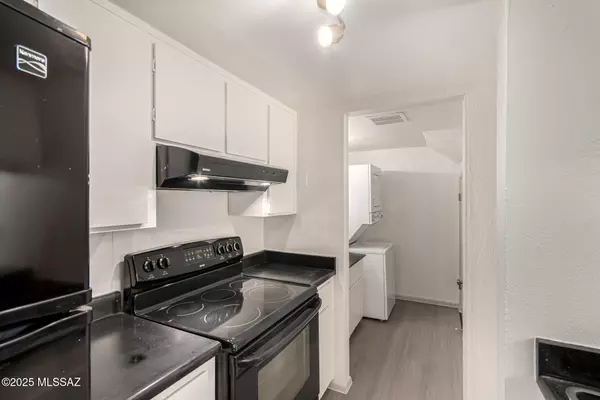 Tucson, AZ 85712,1600 N Wilmot Road #302