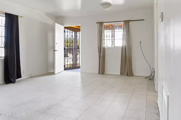 Tucson, AZ 85713,2322 E Monterey Vista