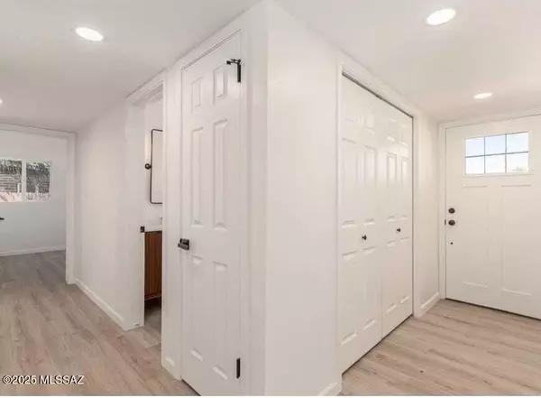 Tucson, AZ 85711,5632 E Cooper Street