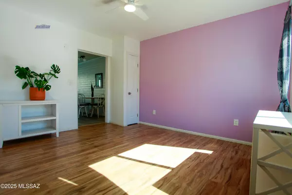 Tucson, AZ 85713,1475 S Jones Bl BoulevardS #G8