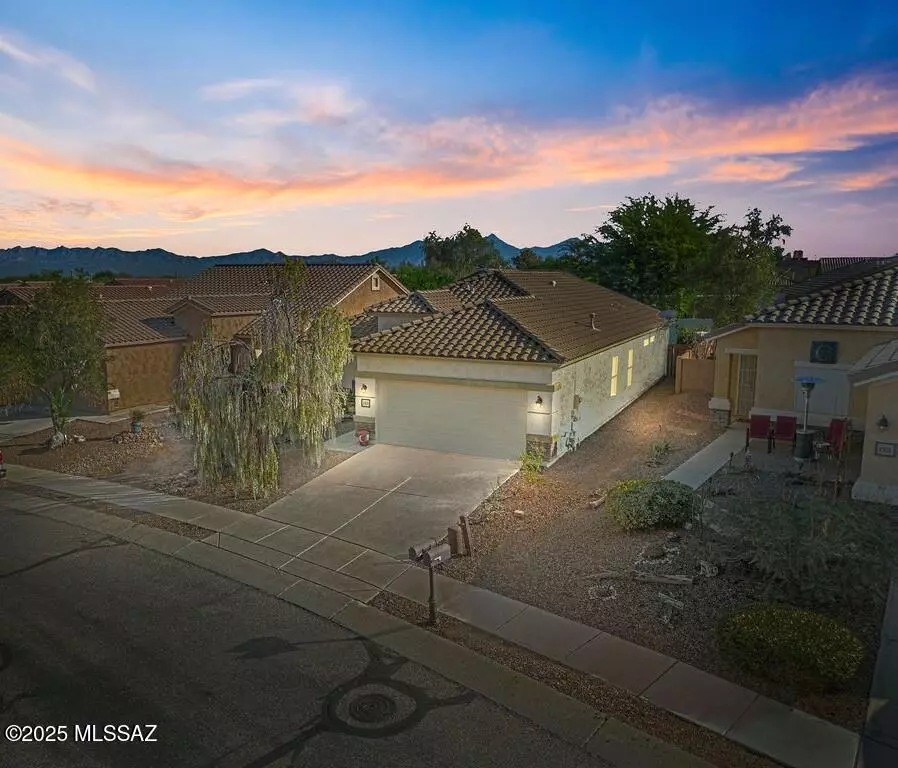 Sahuarita, AZ 85629,1303 W Calle Luis Maria