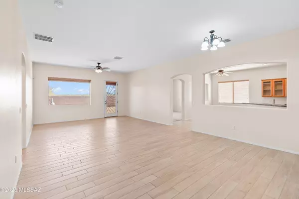 Tucson, AZ 85757,7491 S Woodbury Grove Drive