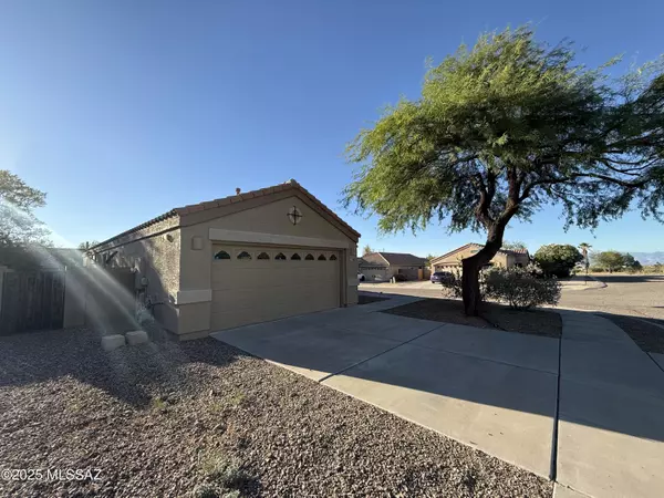 Vail, AZ 85641,438 S Douglas Wash Road