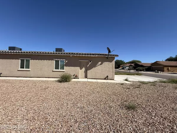 Corona De Tucson, AZ 85641,88 W James L Sullivan Street #1