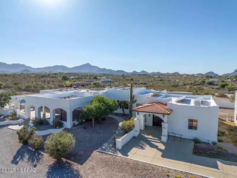 6241 N Panorama Drive, Tucson, AZ 85743