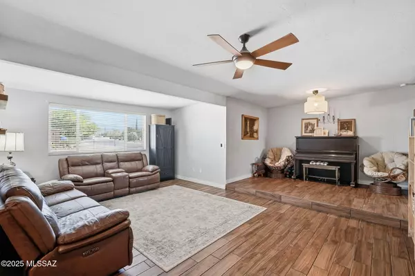 Tucson, AZ 85710,124 S Evelyn Avenue