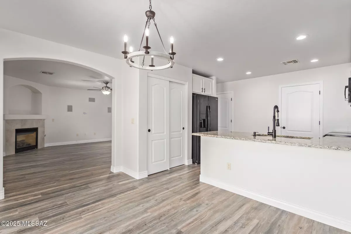 Tucson, AZ 85756,6613 S Chinese Lanterns Drive