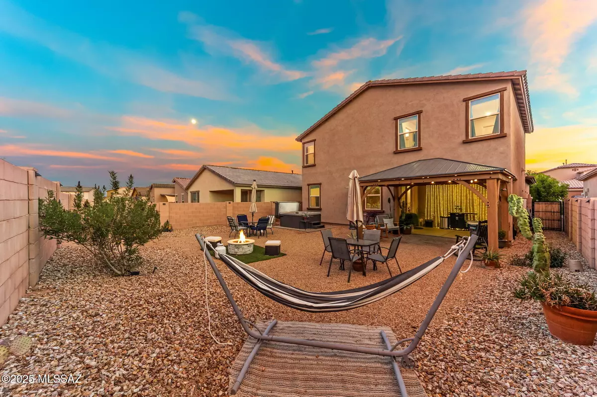 Sahuarita, AZ 85629,646 W Calle El Teclado