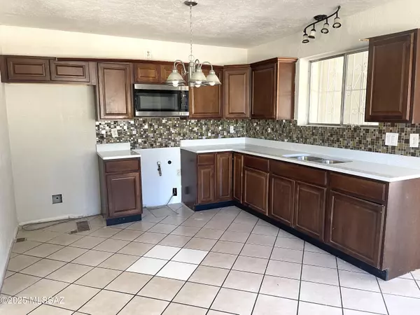 Rio Rico, AZ 85648,435 Hongo Court