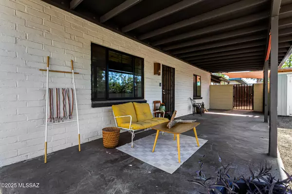 Tucson, AZ 85711,924 N Bryant Avenue