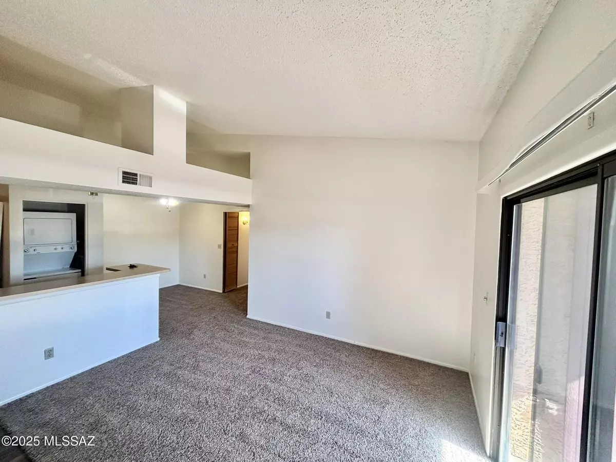 Tucson, AZ 85715,2172 N Pantano Road ## 218