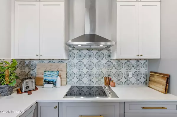 Tucson, AZ 85718,5757 N Winding Woods Place