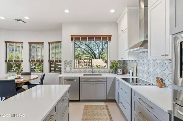 Tucson, AZ 85718,5757 N Winding Woods Place