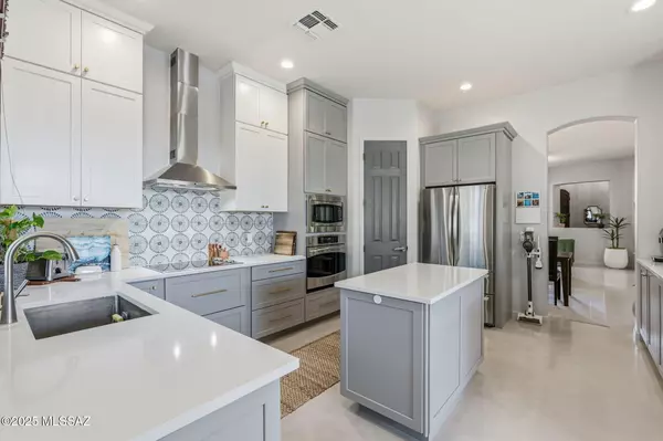 5757 N Winding Woods Place, Tucson, AZ 85718