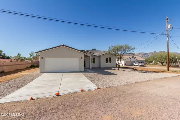 1733 Circulo Alameda, Rio Rico, AZ 85648
