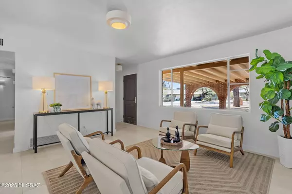 Tucson, AZ 85711,4465 E La Jolla Circle