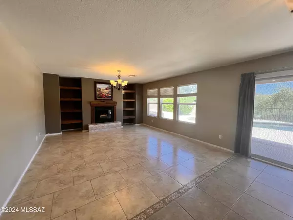 Oro Valley, AZ 85755,704 W Buffalo Grass Drive