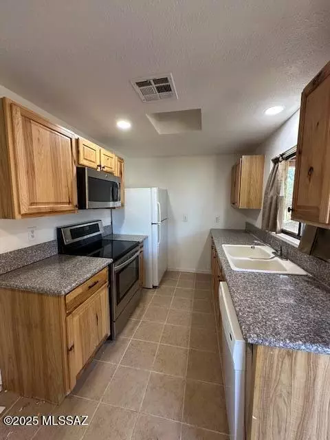 Oracle, AZ 85623,1485 N Calle Valencia