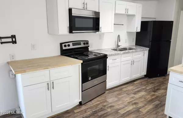 Benson, AZ 85602,1030 S Barrel Cactus Ridge #210