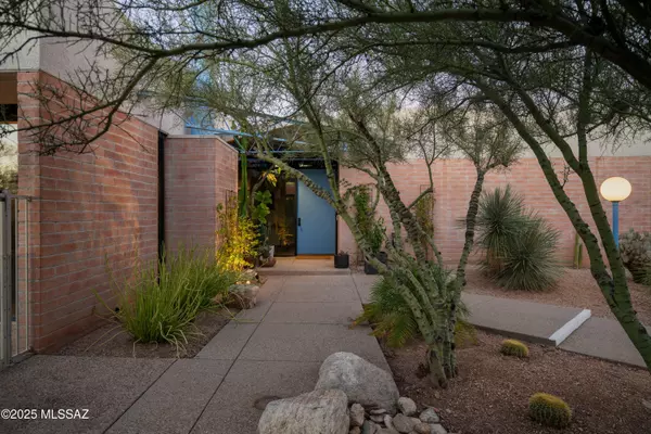 Tucson, AZ 85718,5671 N Campbell Avenue