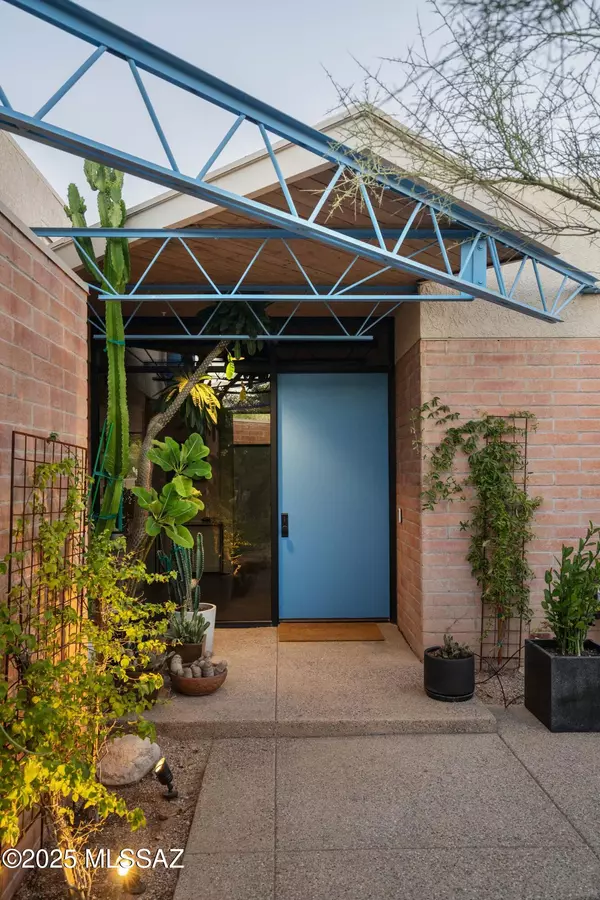 Tucson, AZ 85718,5671 N Campbell Avenue