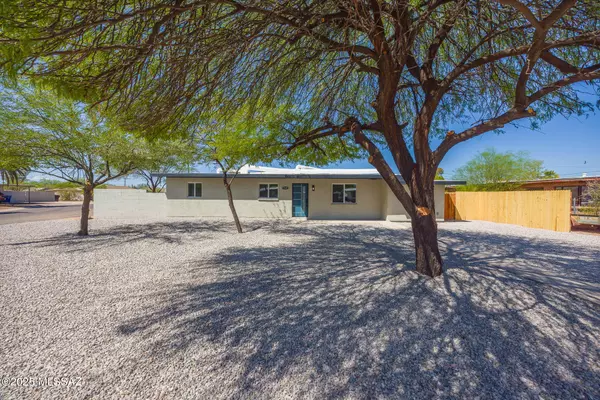 718 S Rosemont Avenue, Tucson, AZ 85711