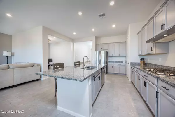 Tucson, AZ 85742,5197 W Ridgemont Court