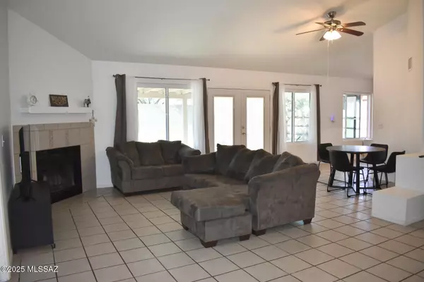 Tucson, AZ 85746,3106 W Camino Azul