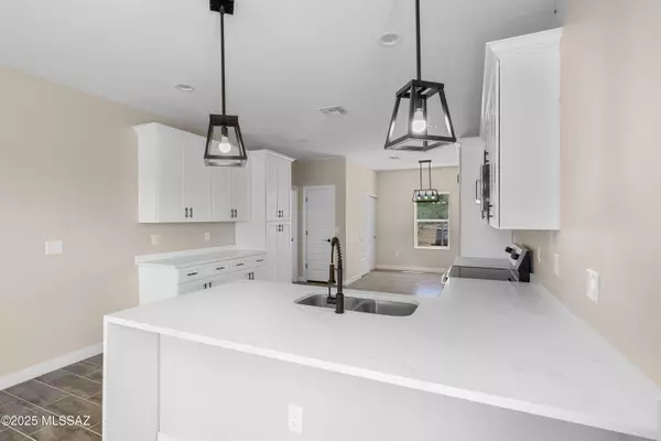 Rio Rico, AZ 85648,1902 Circulo Colombia