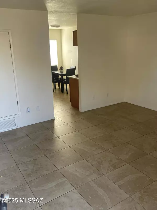 Tucson, AZ 85719,1233 E Halcyon Road #5