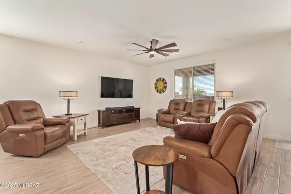 Tucson, AZ 85742,2177 W Desert Topaz Way