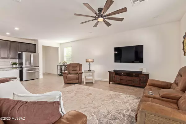 Tucson, AZ 85742,2177 W Desert Topaz Way