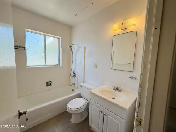 Tucson, AZ 85716,2538 E Glenn Street