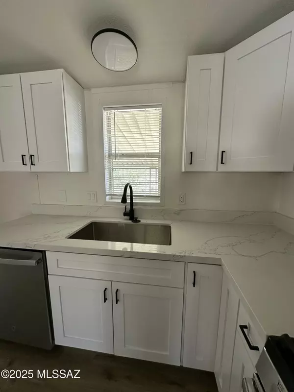 Mammoth, AZ 85618,201 N Catalina Avenue