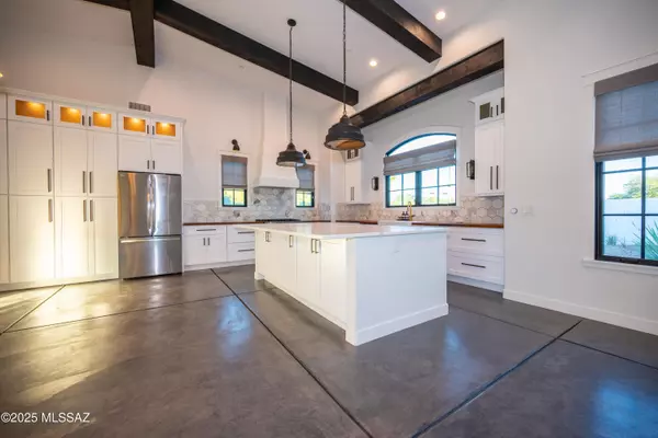 Tucson, AZ 85719,2332 E 8th Street