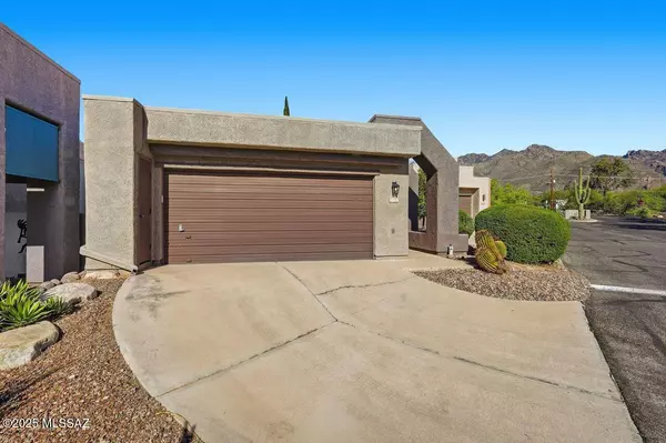5565 N Sapphire Drive, Tucson, AZ 85750