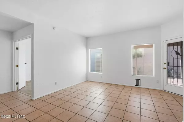 Tucson, AZ 85750,5565 N Sapphire Drive