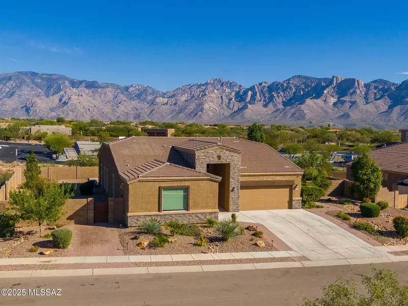 12372 N Miller Canyon Court, Oro Valley, AZ 85755
