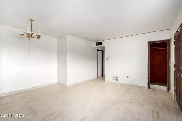 Tucson, AZ 85705,418 E Roger Road