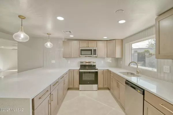 Tucson, AZ 85710,8349 E Balfour Place