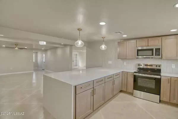 Tucson, AZ 85710,8349 E Balfour Place