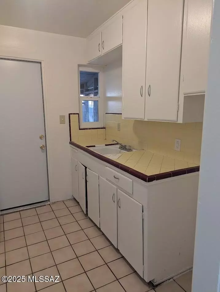 Tucson, AZ 85705,417 E Lester Street