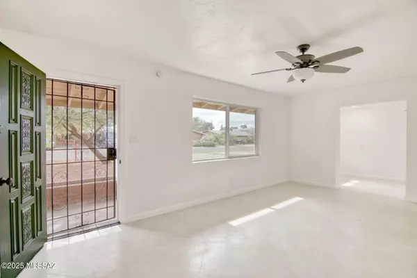 Tucson, AZ 85719,805 E Joan Place