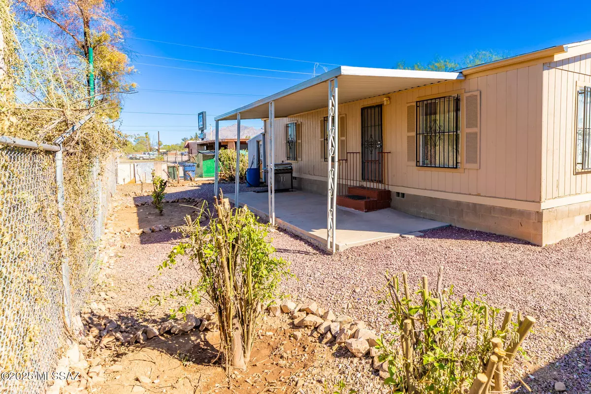 Tucson, AZ 85705,141 E Placita Estrella