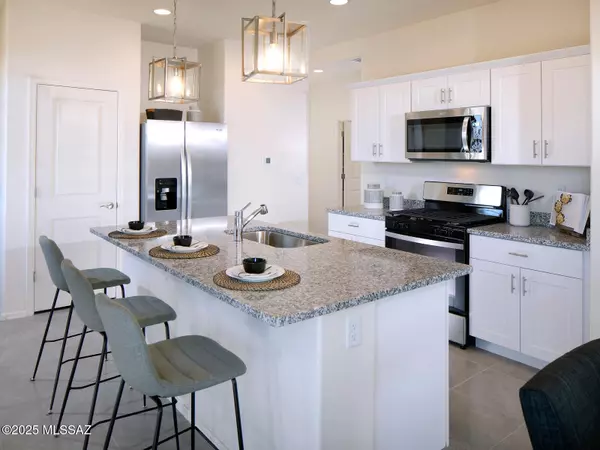 Tucson, AZ 85743,9606 N Solstice Avenue