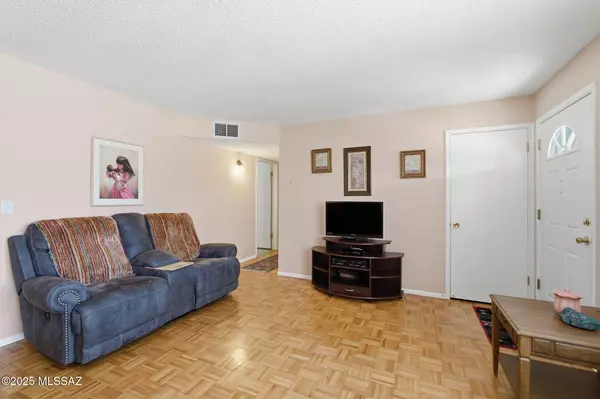 Green Valley, AZ 85614,154 E Verde Vista