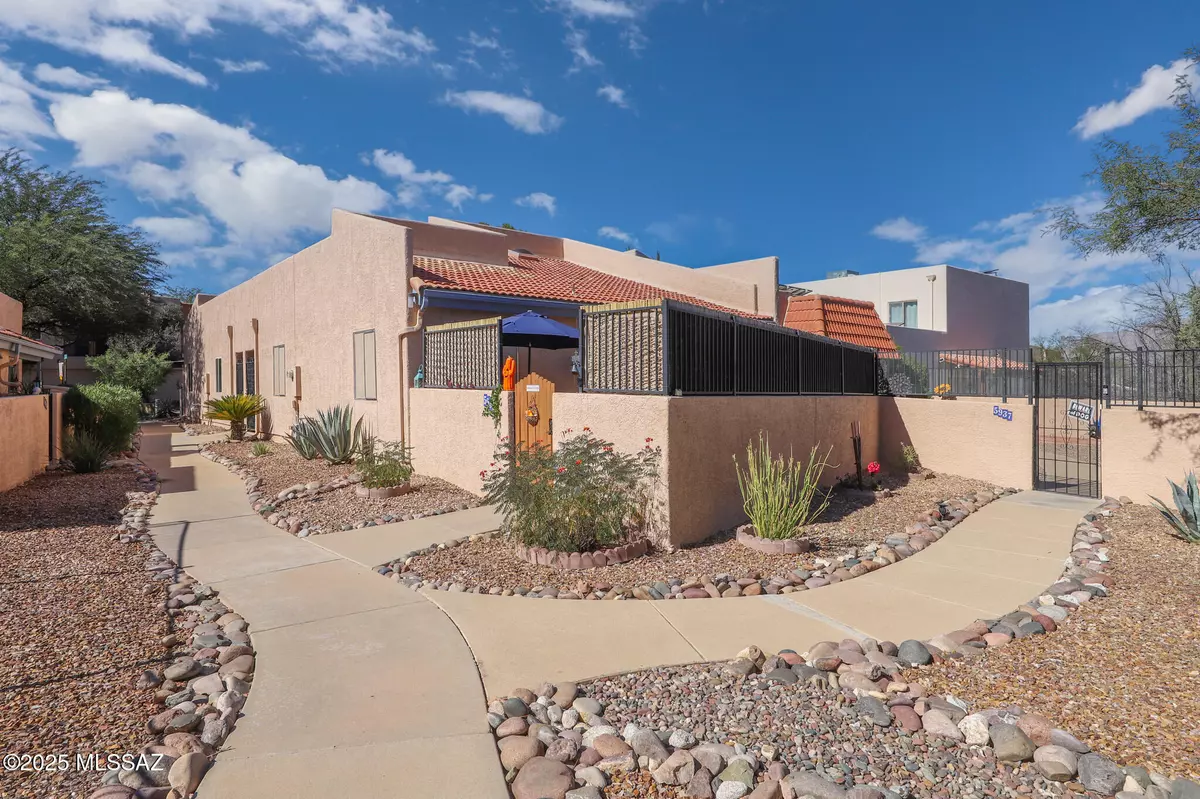 Tucson, AZ 85712,5935 E Sahuaro Ranch Drive