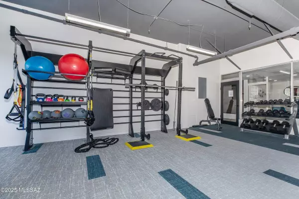 Tucson, AZ 85701,425 W Paseo Redondo  #8G