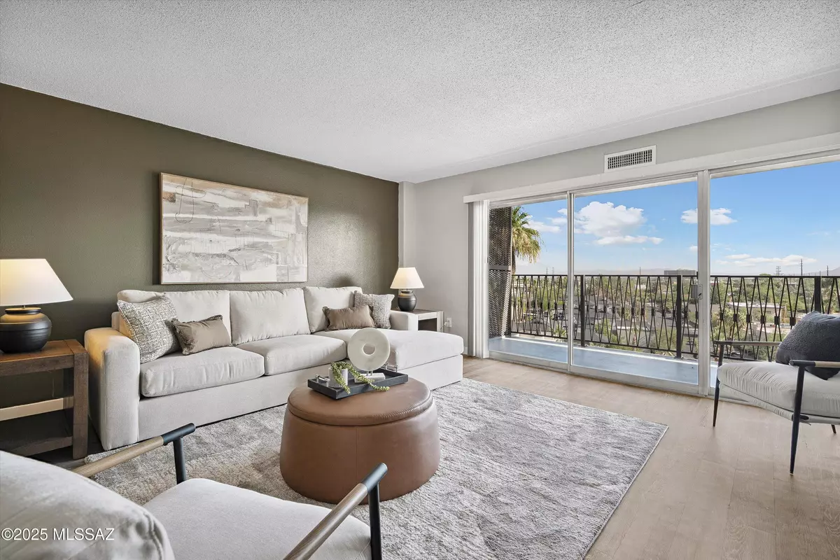 Tucson, AZ 85701,425 W Paseo Redondo Drive #4E