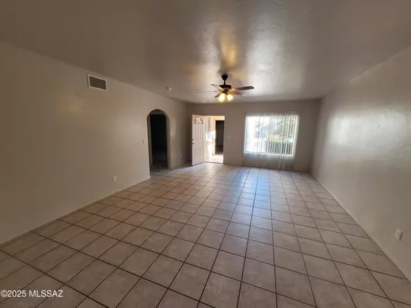 Vail, AZ 85641,536 E Savannah Street